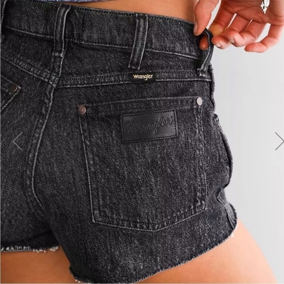 NWT Wrangler Festival High Waisted Cutoff Denim Shorts In Granite - Picture 4 of 11